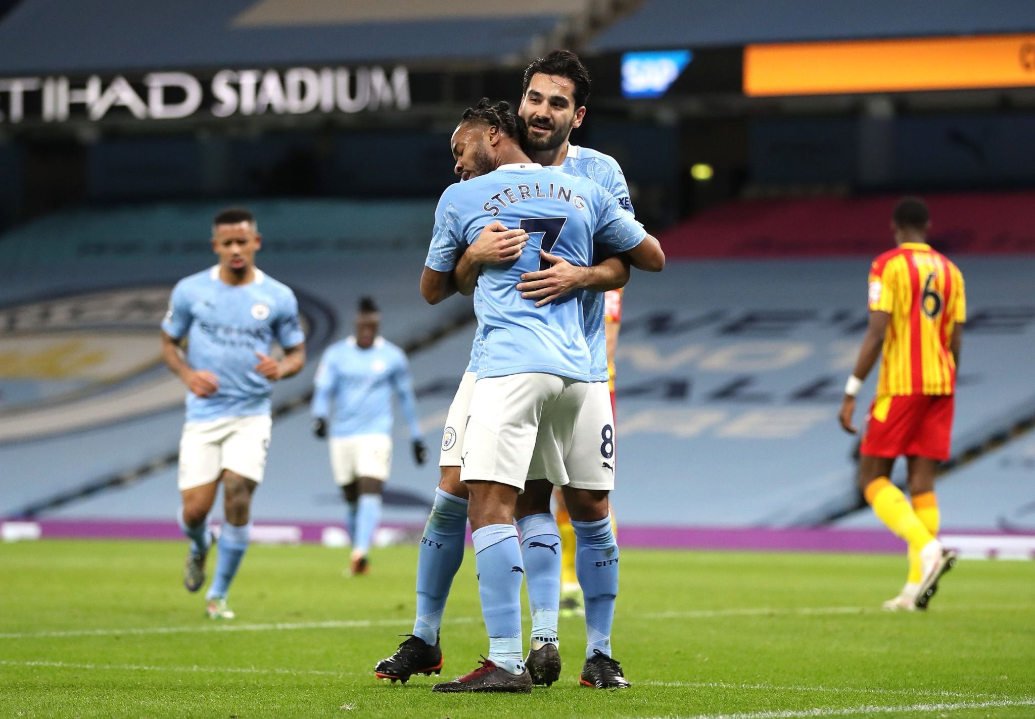 成内外双核 成内外双核