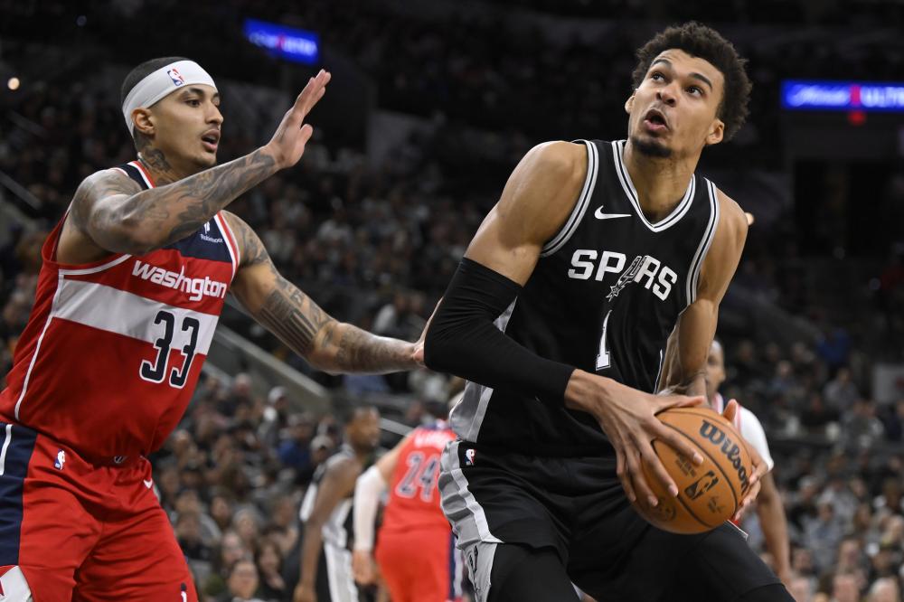 市球员通过 市球员通过