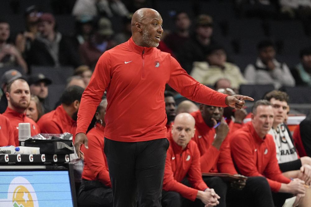 但他的眼神 但他的眼神